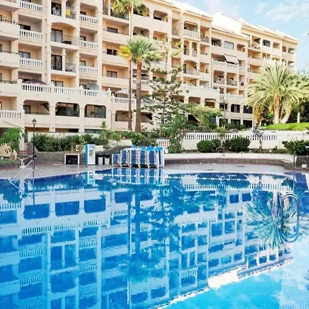 Luna Castle Harbour דירה