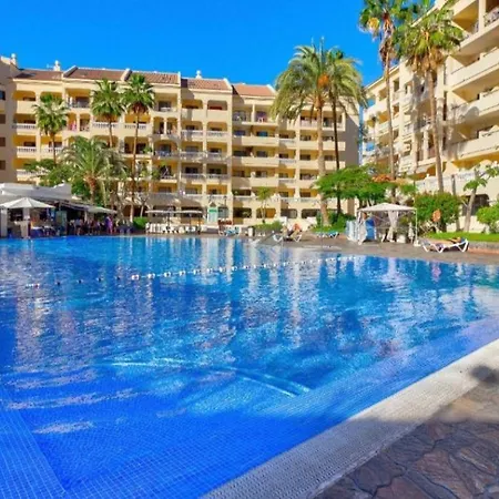 Luna Castle Harbour דירה *